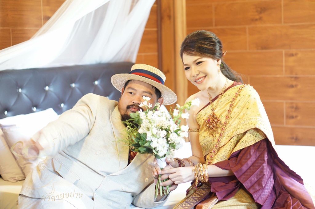 auttaross's tweet photo. นิทานเรื่องนี้สอนให้รู้ว่า
"บางครั้งความชัดเจนในสถานะ อาจไม่ช่วยอะไร ถ้าผู้ชายไม่ชัดเจนที่หัวใจ" #ป๊อบปองกูล https://t.co/nOzZcqLVdZ