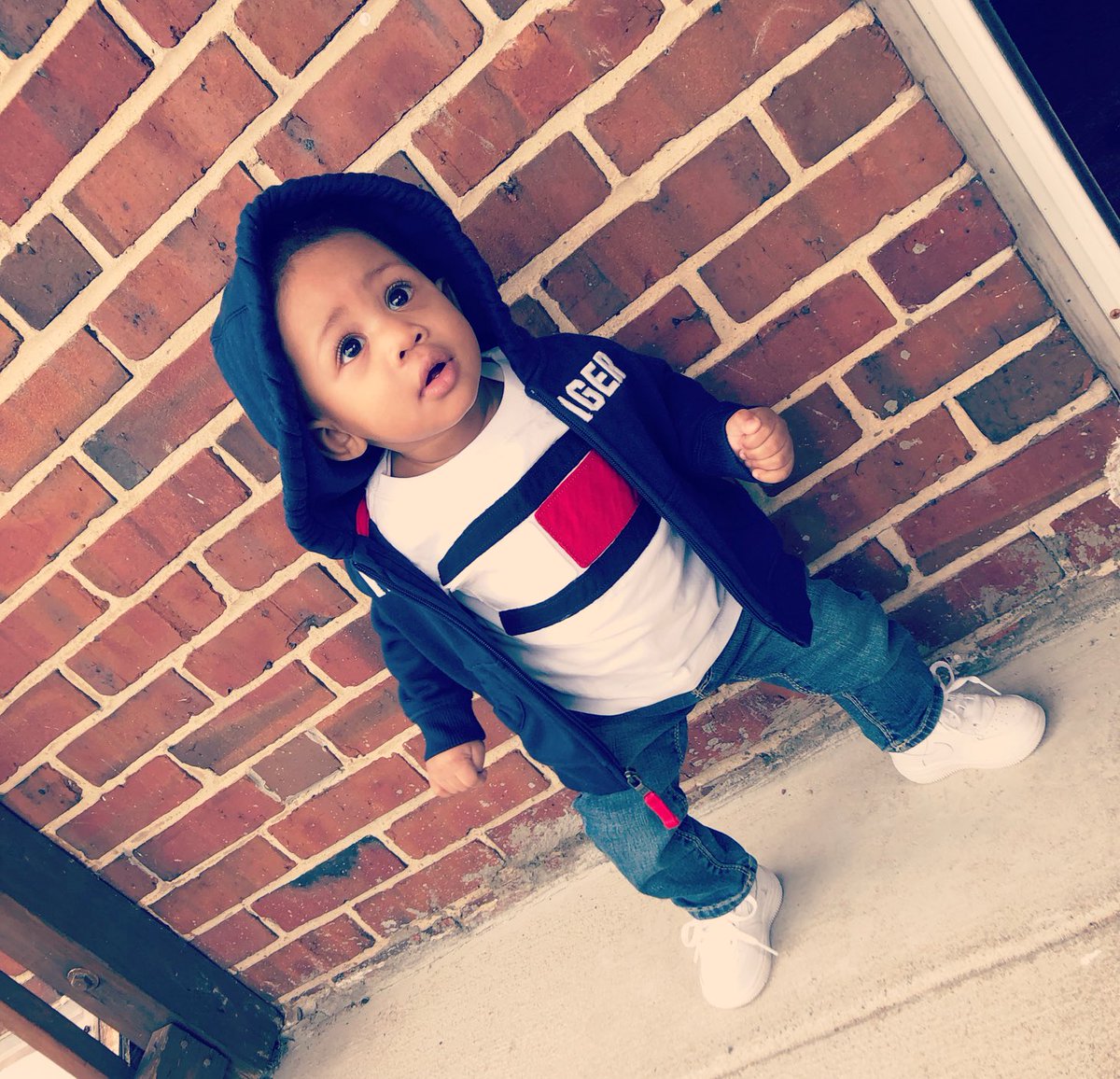 Loveisthee_KEY's tweet photo. What they say? milk the game teach it to my son 🐾😎 #youngJR https://t.co/OOMWB1C3o0