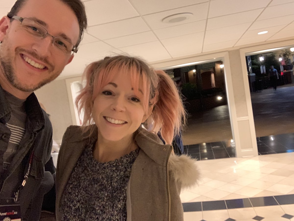 PaulCooley's tweet image. What a great time at #FunnelHackingLive! Great training and new friends. 💯