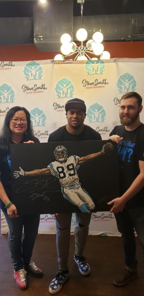 lyto73's tweet photo. Met the artist #LeeBaxter who did the chalk portrait of #Agent89 @SteveSmithFDN #StrikeOutDomesticViolence @TenParkLanes, spend time with my @Panthers @roaringriot @49erAlumni family @MrChrisMoxley @crafty_charlott @JulesPantherFan @704Shop! I also won an autographed football! https://t.co/u9kTzmWUr4