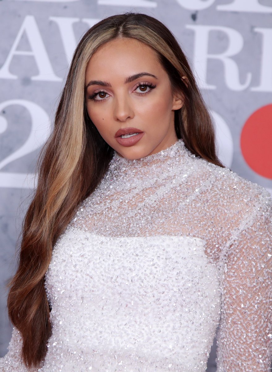 AwardsForLM's tweet photo. RT FOR JADE 
#iHeartAwards #CutestPet #Hatchi https://t.co/fEmaeDv3ES