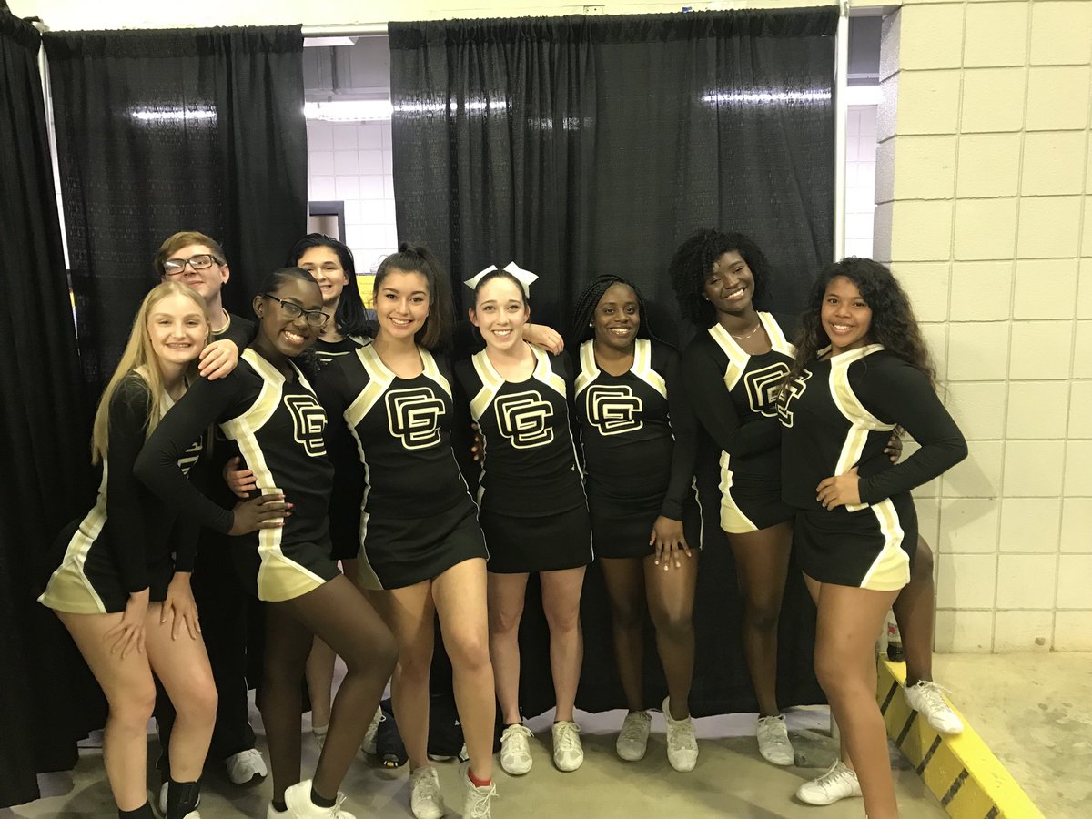 GCGatorAthletic's tweet photo. The cheerleaders are Lower State ready, too! #goladygators #support 🏀 https://t.co/Xoc89AaVh0