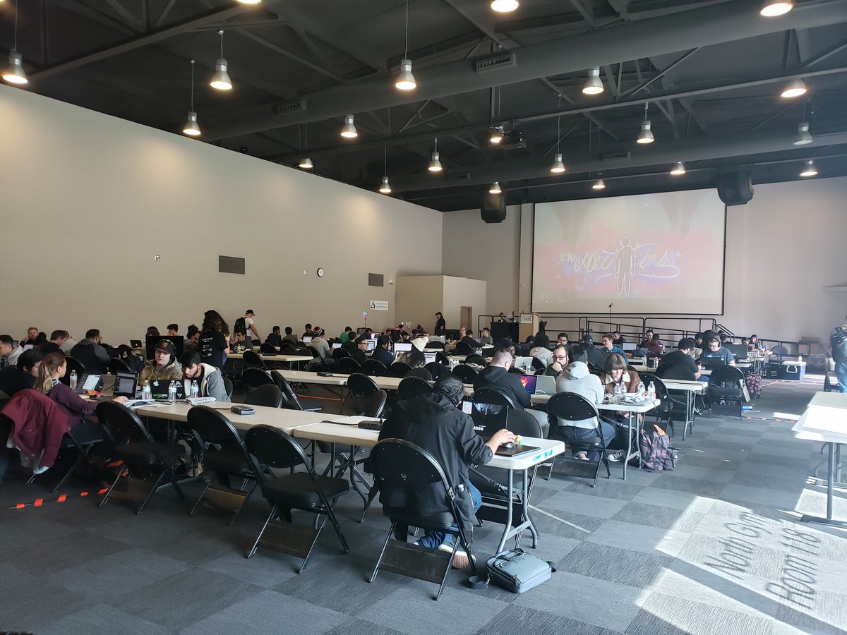 hackfresno's tweet image. HackFresno is about to have its raffle in 15 minutes!