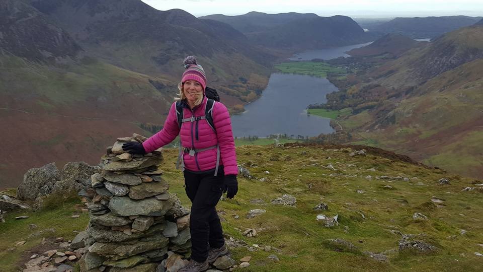 Mel_JDunn's tweet photo. Looking back on some photos of the lakes. I’ve been working my way through the wainwright fells for the past 4 years now. The stunning blue sky was March 2017 Langdale Pikes #lovethelakes #wainwrightfells https://t.co/hTjlsB0REK
