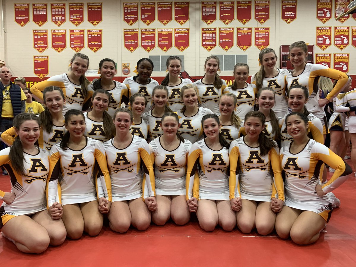 Rochester Adams Cheer 💍💍💍 tweet media