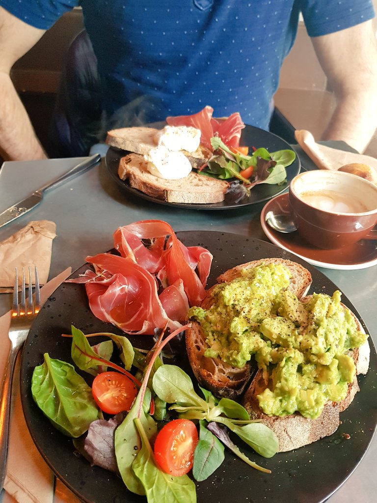 SimoneTeitler's tweet photo. @TAMPCOFFEE Serving not just great coffee. It tasted every bit as good as it looks ;0) https://t.co/WkeGdMo58o