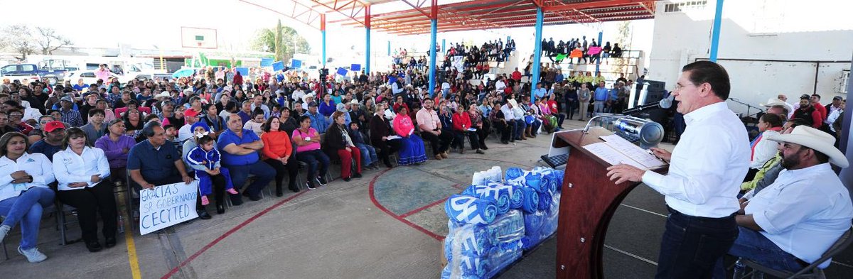 AispuroDurango's tweet photo. En convivencia con los habitantes de la comunidad Las Nieves, en Ocampo, hicimos entrega de 136 calentadores solares, 64 tinacos, 50 estufas ecológicas, así como apoyos para 5 beneficiarios con huertos familiares, y 52 adultos mayores con paquetes de pañales. https://t.co/XeLC3by3o0