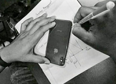 ChurailBhoot's tweet photo. Kitna Ghreeb Admi ha 😓
1 scale be ni khreed skta 😢 https://t.co/Sg8d6X7h7L