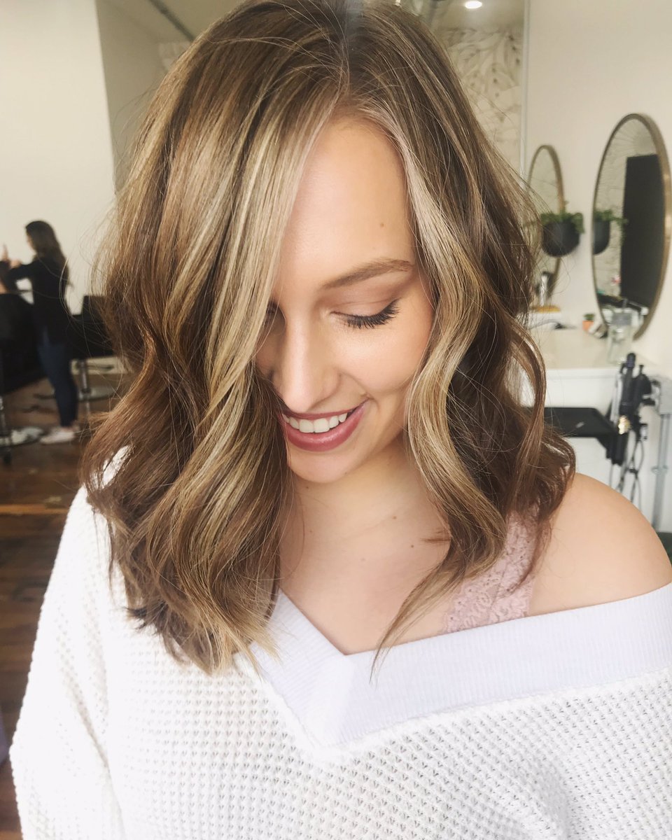 Jord_Betts's tweet photo. Missing the spring weather lately. Getting a head start with a lighter color. Happy Saturday!! #helloblonde https://t.co/A96qs1tYFq