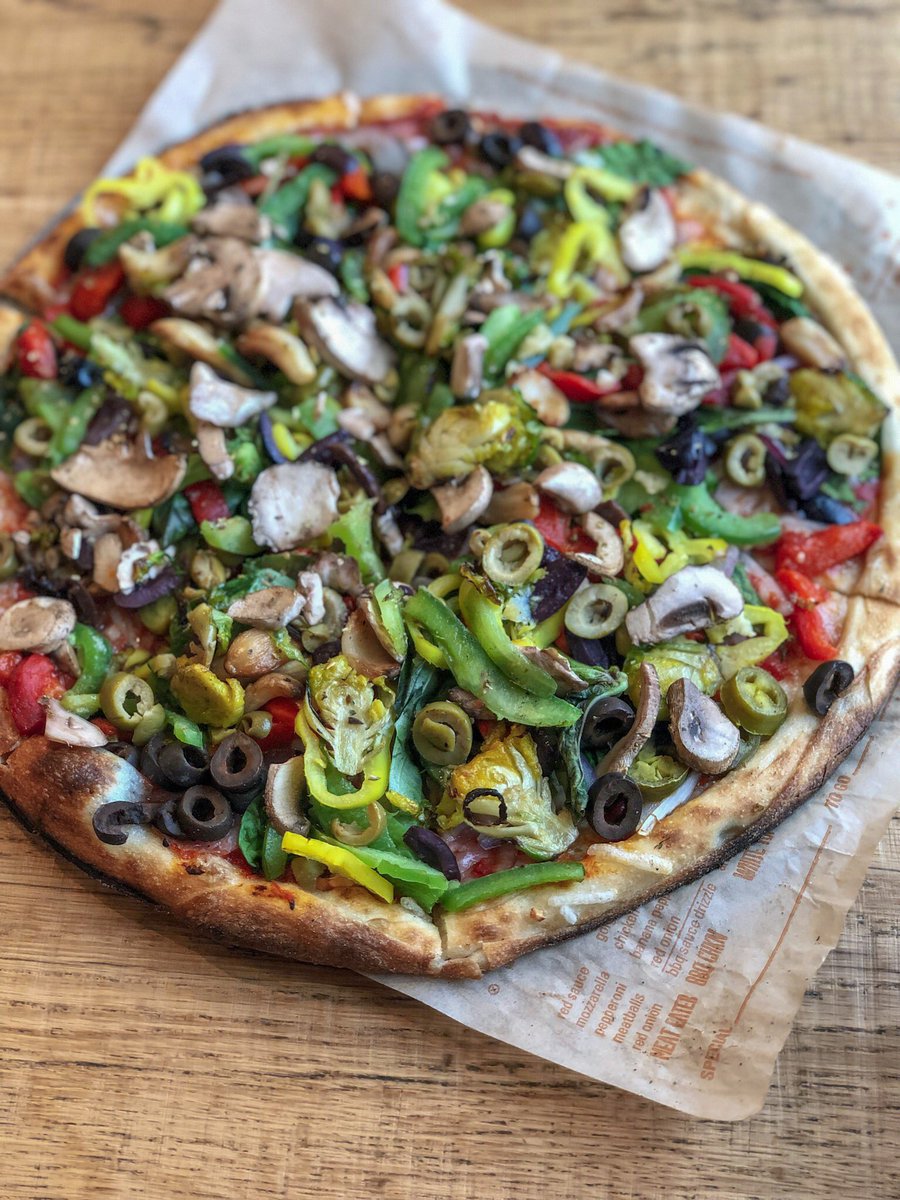 raw_sunshine's tweet photo. We’re suckers for Veggie Loaded Pizzas like this one from @blazepizza.
Believe it or not, there actually is a layer of vegan cheese under all that veg.
Where do you go for your favorite pizza? 🍕
📸: @chindelonge. https://t.co/RYav2Pk0Ka