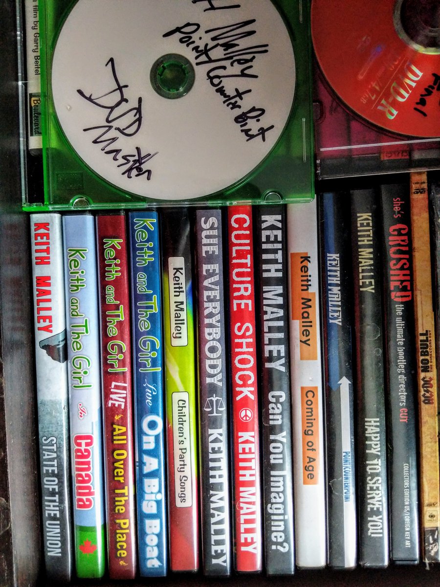 Really enjoyed the "Good Clean Fun" chat party - completely forgot about my "role"!? Do you know how many people thought I did that of my own accord? LOL and it was an honour! What an amazing venue! #PaperFloor Have a great marathon gang! #PeaceLoveAndKATG