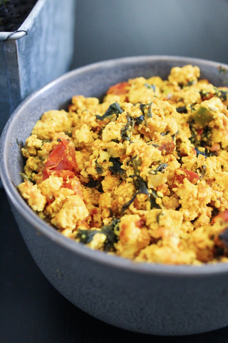 raw_sunshine's tweet photo. Easy Tofu Scramble. 🍳

We can’t even begin to tell you how many times we have enjoyed this tofu scramble for breakfast over the past few years. 😂

It goes great with our Avocado Toast! 🥑

Tofu Scramble Recipe: https://t.co/s4FxWuWSqg https://t.co/UuVLTVJgEH