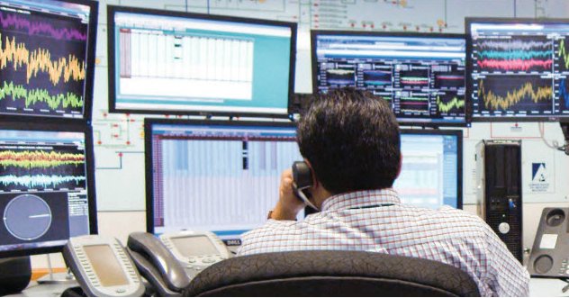 SEL_News's tweet photo. Monitor events in real time while simultaneously seeing trended signal behavior with the synchroWAVe® Central Software. Learn more here: https://t.co/q3TkertP2m #powersystems #synchrophasor #relay https://t.co/RvqOpeaMbZ