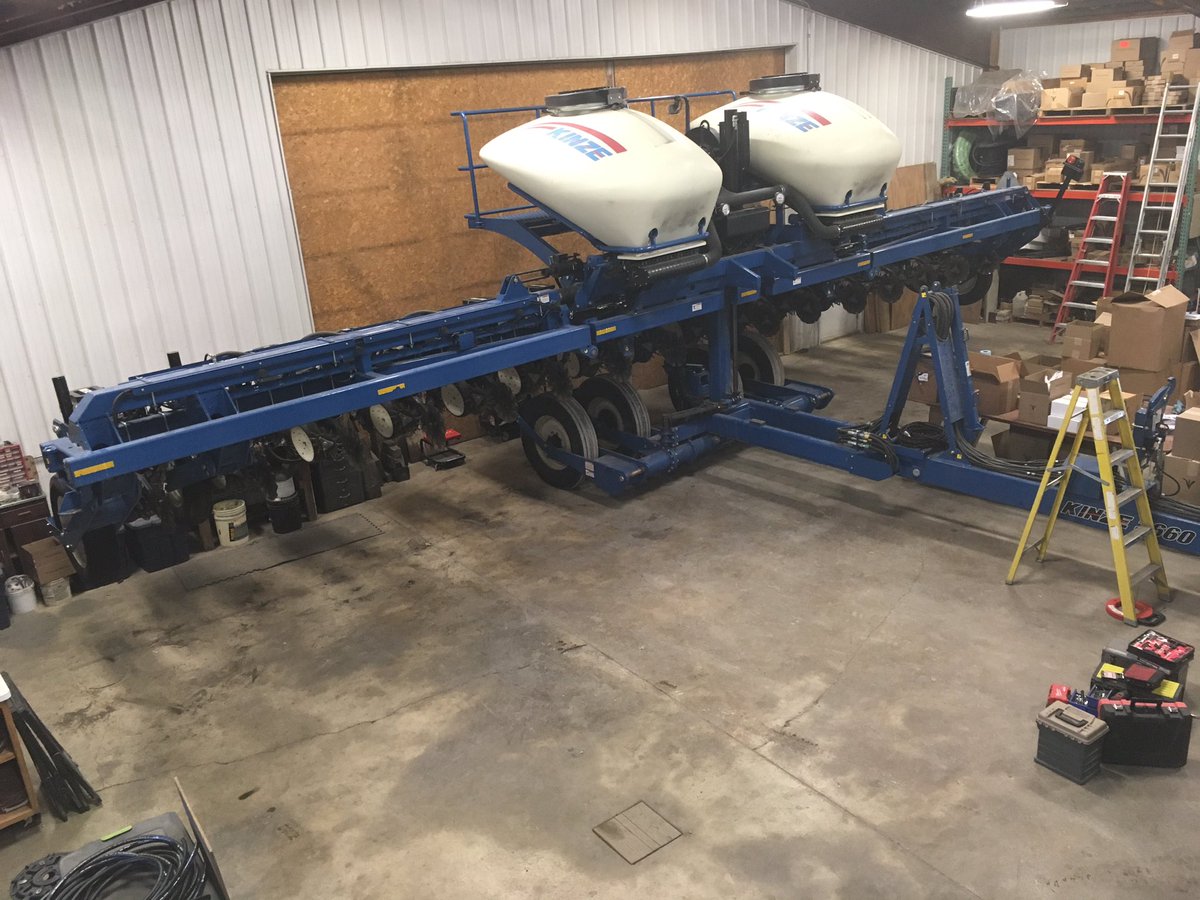 schlipf_jacob's tweet photo. Out the door yesterday!  #precisionplanting, #Gen3, #vSet2, #vDrive, #WaveVision, #SmartFirmer.
Let’s get the next one in! https://t.co/pSJy8PwmNi