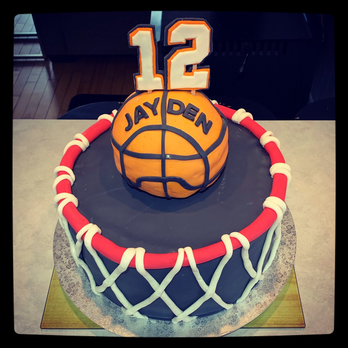 cluscakes's tweet photo. #basketballcake #basketball #12 #hoop #letsplayball #customcakes https://t.co/SkWzxxj4Fj