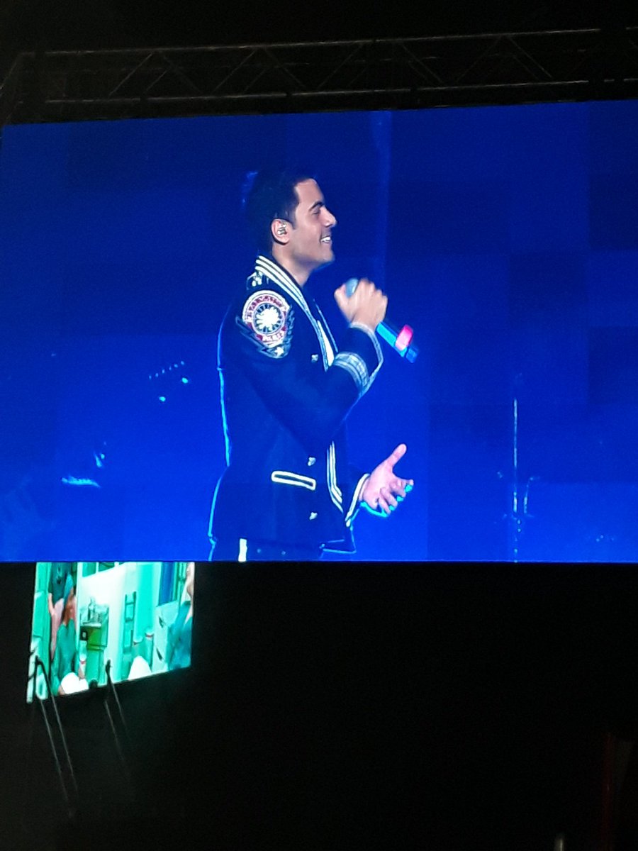 Ana85381802's tweet photo. Que noche gracias @_CarlosRivera por este espectáculo que nos diste  sos lo más esa sonrisa conquista a donde vayas https://t.co/kkqsGWkGYV
