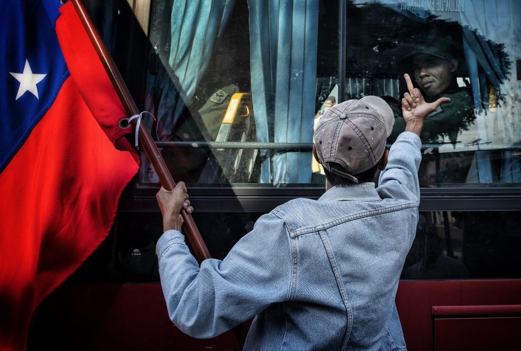 Esta foto debe estar en un libro de historia 

#23Feb #23FAvalanchaHumanitaria #Venezuela