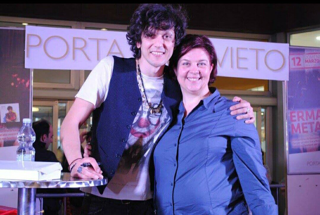 cristiana72's tweet photo. ....e siccome in questi giorni tutti con le foto degli #ermalmetainstore voglio partecipare anch'io mettendo quelli passati 😅😭😘 https://t.co/CpHe6hfxQn