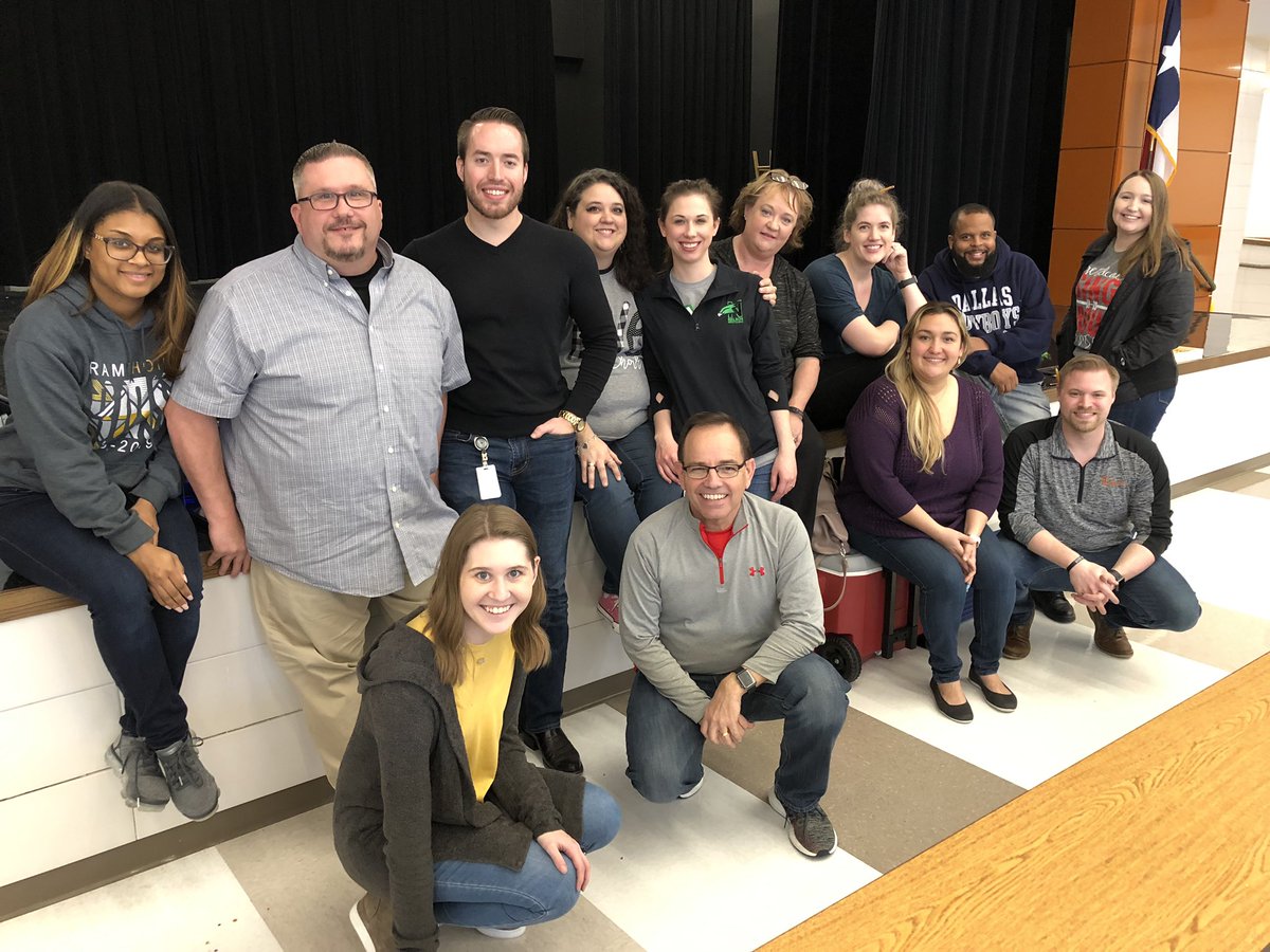 KnightSingers's tweet photo. FISD Middle School Choir Director’s doing work!  Middle School All-Region camp was hugely successful thanks to these amazing teachers! #FISDFineArtsLeads #region24 #middleschoolchoir https://t.co/FZfY8HHZjv