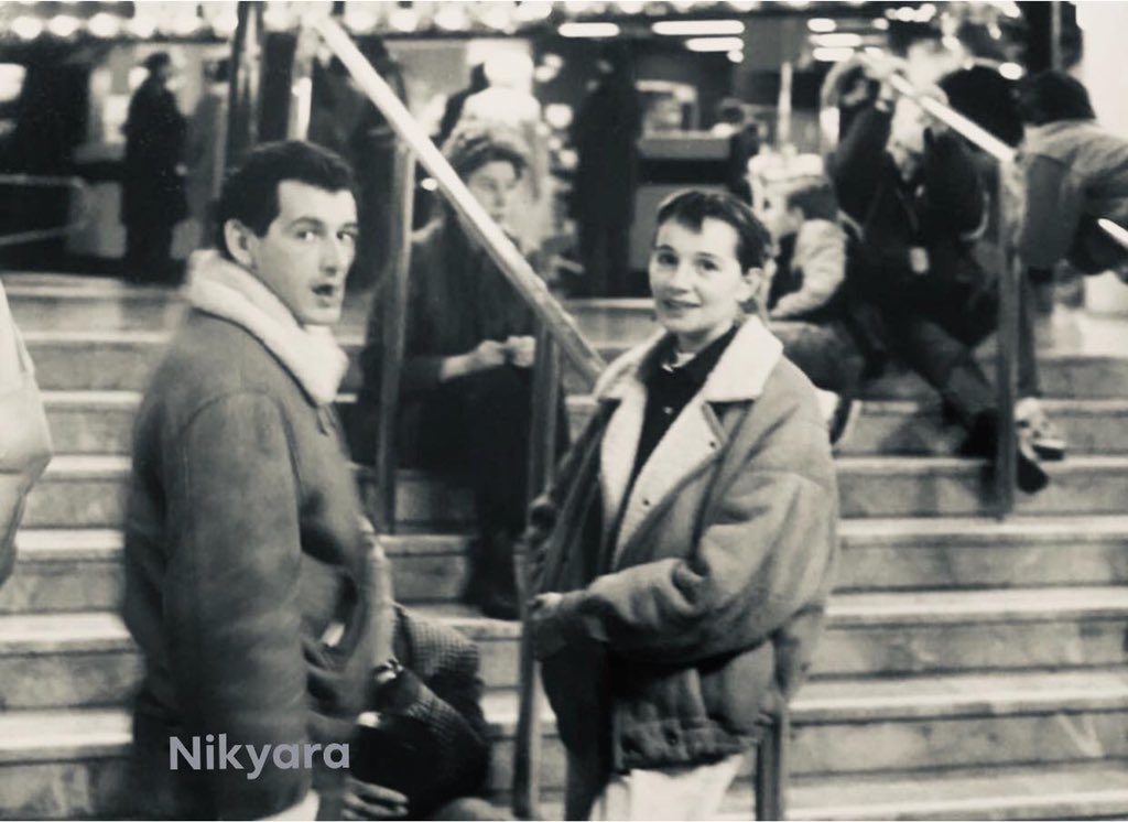 pintuspierpaolo's tweet photo. La prima versione di Victoria Station - Londra “84 😅 #unitedkingdom #london #victoriastation #80s #liveclash #history #lifestyle #londincalling #londontrain #underground #londontown https://t.co/cjGeY30u3O