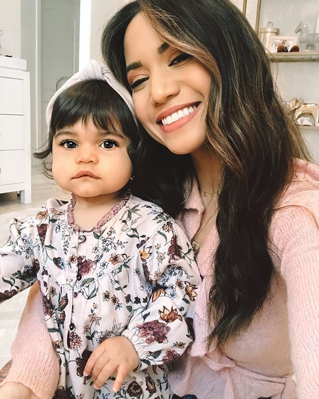 jessimalay's tweet photo. รle my love, you are so many reasons to smile! Thank you for bringing the light wherever you go! And you guys... the bangs ๐ the cheeks!!! ๐๐ Officially cant handle it anymore! #AlessandraMarie #mommysgirl https://t.co/dZJ0WON1lO https://t.co/OiYNqsdvle