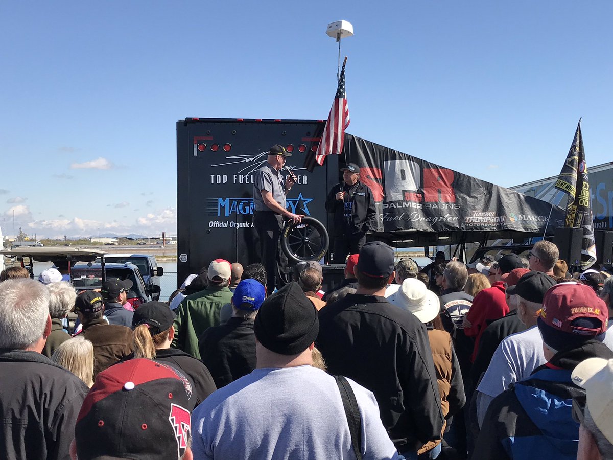 It is PACKED at #NitroSchool with <a href="/NHRAReinhart/">Alan Reinhart</a> and <a href="/ScottPalmerTF/">Scott Palmer</a>! 

<a href="/MagicDryUS/">Magic Dry US</a> #ArizonaNats
