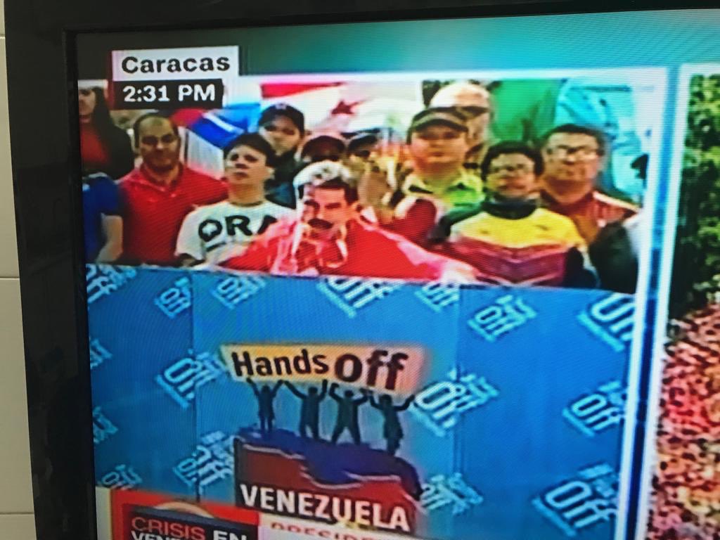 JuanpiDolande's tweet photo. Alguien me puede explicar que hace la bandera panameña en el discurso de Nicolas Maduro. Si Panama no reconoce el régimen dictatorial de Venezuela  que hace nuestra bandera allí? https://t.co/4NcBU8VTNo