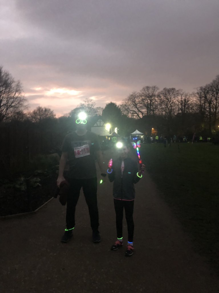 VictoriaSLoves_'s tweet photo. #nightrun @NTSpekeHall #nationaltrust #activeoutdoors https://t.co/Fp5hP22AqV