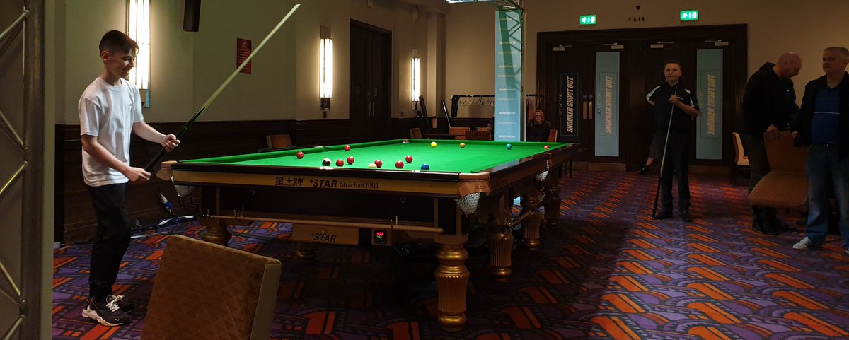 SnookerfansU's tweet photo. Players lounge - @LiamGra45328568 and Ben Mertens having a knock #youngtalent #nicelads #betvictorsnookershootout https://t.co/WV4oH46Bzr