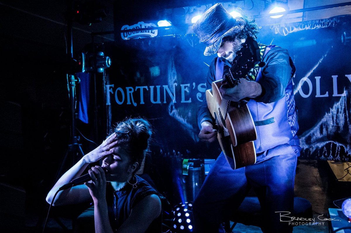 Hey Eugene! Ira and Calysta will be performing an acoustic set TONIGHT with Rortron at <a href="/BCGPressStart/">Big City Gamin'</a> from 7:30pm-10pm. No cover and ALL AGES until 9pm! We would love to see you there! 🍕🍺 🎮 🎶 #acousticguitar #livemusic #eugeneoregon #gamer #acoustic #singer #guitarist