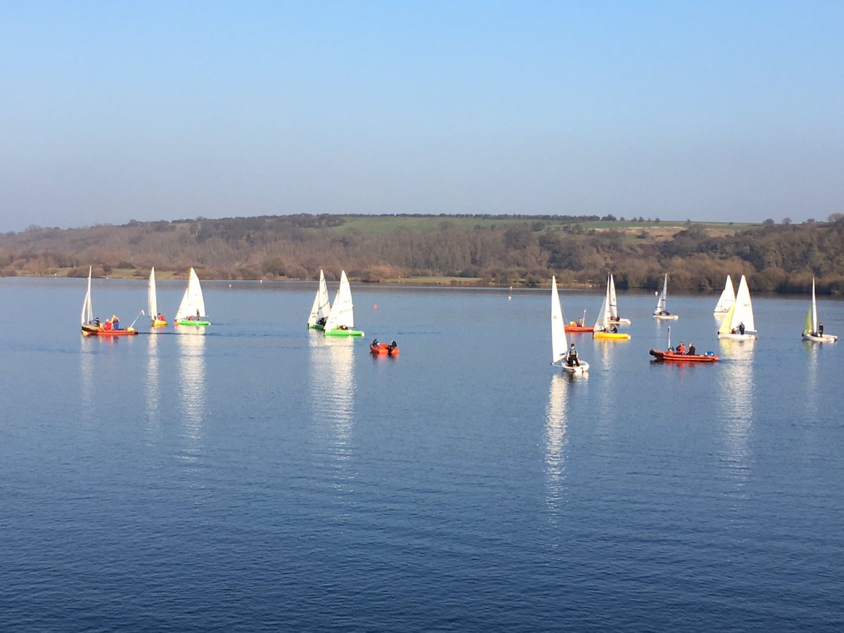 debsw1's tweet photo. Lovely few hours watching the sailing, brilliant conditions, amazing colours and reflections in the setting light #reflections #wintersun #nottinghamsnakebite https://t.co/RIjsqhSKNz