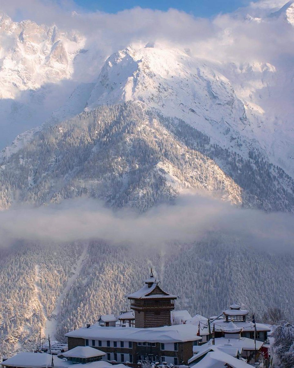 Ilovehimalayass's tweet photo. Kalpa , Himachal Pradesh...
The reason why I take 10 days off the routine life...#Feartheroutine https://t.co/2TAmD54UJx