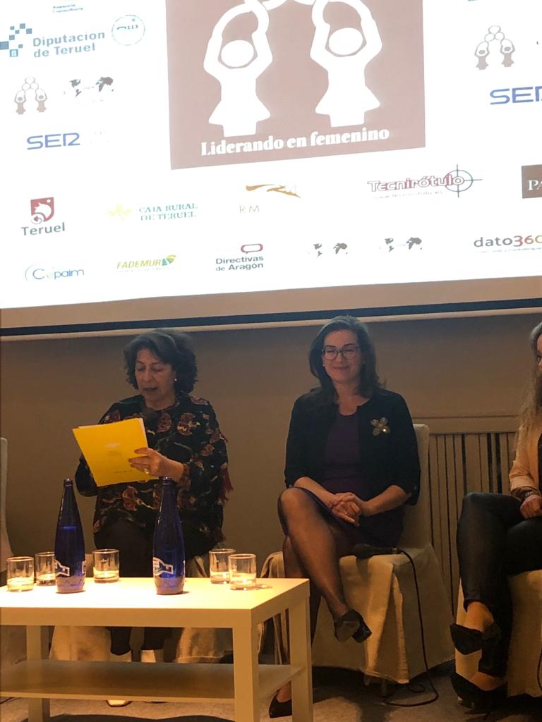 Unas participantes de lujo en la mesa redonda que he tenido la suerte de moderar, muchas gracias <a href="/anasolanacastil/">Ana Solana Castillo</a> <a href="/Directivas_ARGN/">Directivas de Aragon</a> , Isabel Felez <a href="/ChocolateEtico/">Chocolates Artesanos Isabel</a>, <a href="/majeloriz/">Maria Jesús Lorente</a> <a href="/aramearagon/">arame</a>, Mª Ángeles Muñoz <a href="/ValenciaBasketF/">ValenciaBasketFemenino</a>, Sara Soriano #RMGrupo. <a href="/BpwSpain/">BPW Spain</a> #somosBPW