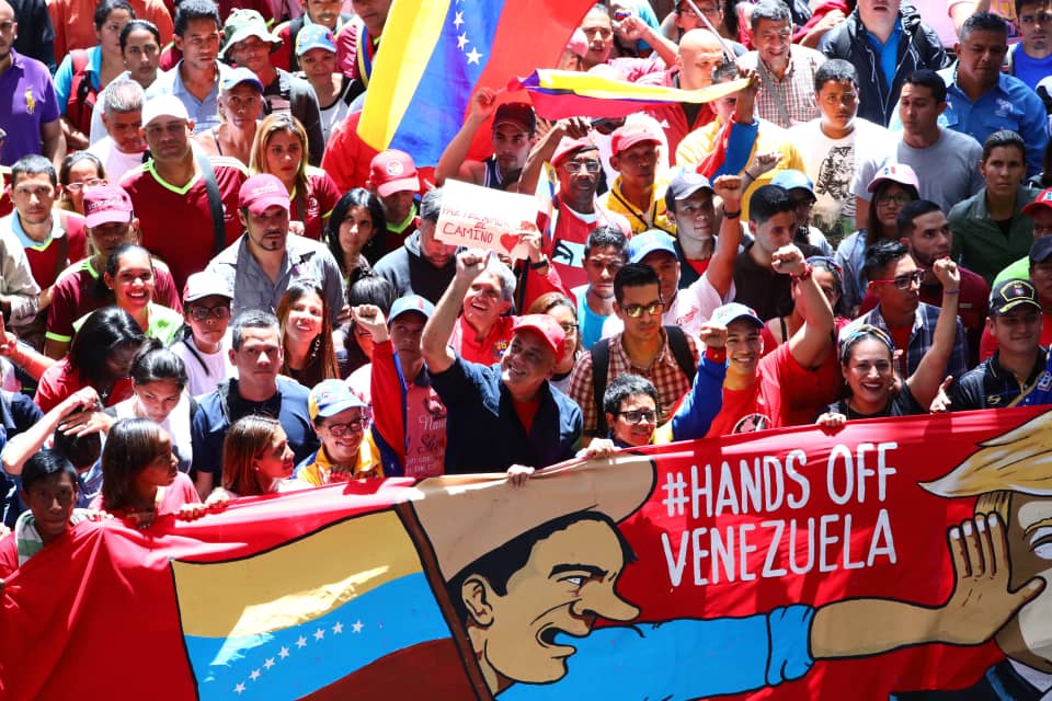 #23Feb Pdte. <a href="/NicolasMaduro/">Nicolás Maduro</a> "Los venezolanos rechazamos la intervención extranjera bajo las falsas banderas de supuesta ayuda humanitaria. Nuestro país está y va a seguir en paz, gracias a la conciencia de la gran mayoría de los ciudadanos que quieren vivir en paz"