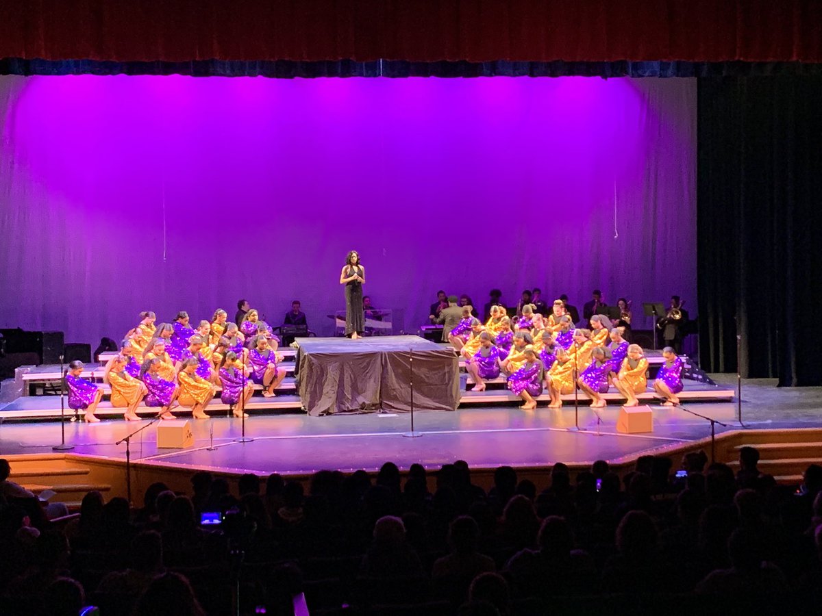 BenDavisChoirs's tweet photo. @BenDavisSounds advance to finals @fc_choirs #HSCC2018. They perform at 7:25pm 💃 #WeAreWayne #DivaShow #DonnaSummers #DollyParton #Adele #WhitneyHouston #PaulaAbdul #JanetJackson https://t.co/Tg1hwy8mDg