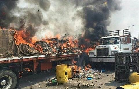 glorysk8's tweet photo. Y así es como queman las esperanzas de todo un pueblo https://t.co/HH2oFM0pha