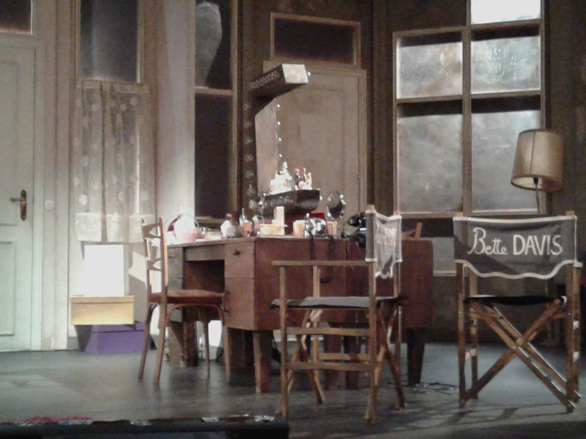 Todo preparado para una noche de teatro con la comedia "Bette &amp; Joan"
¡Os esperamos!