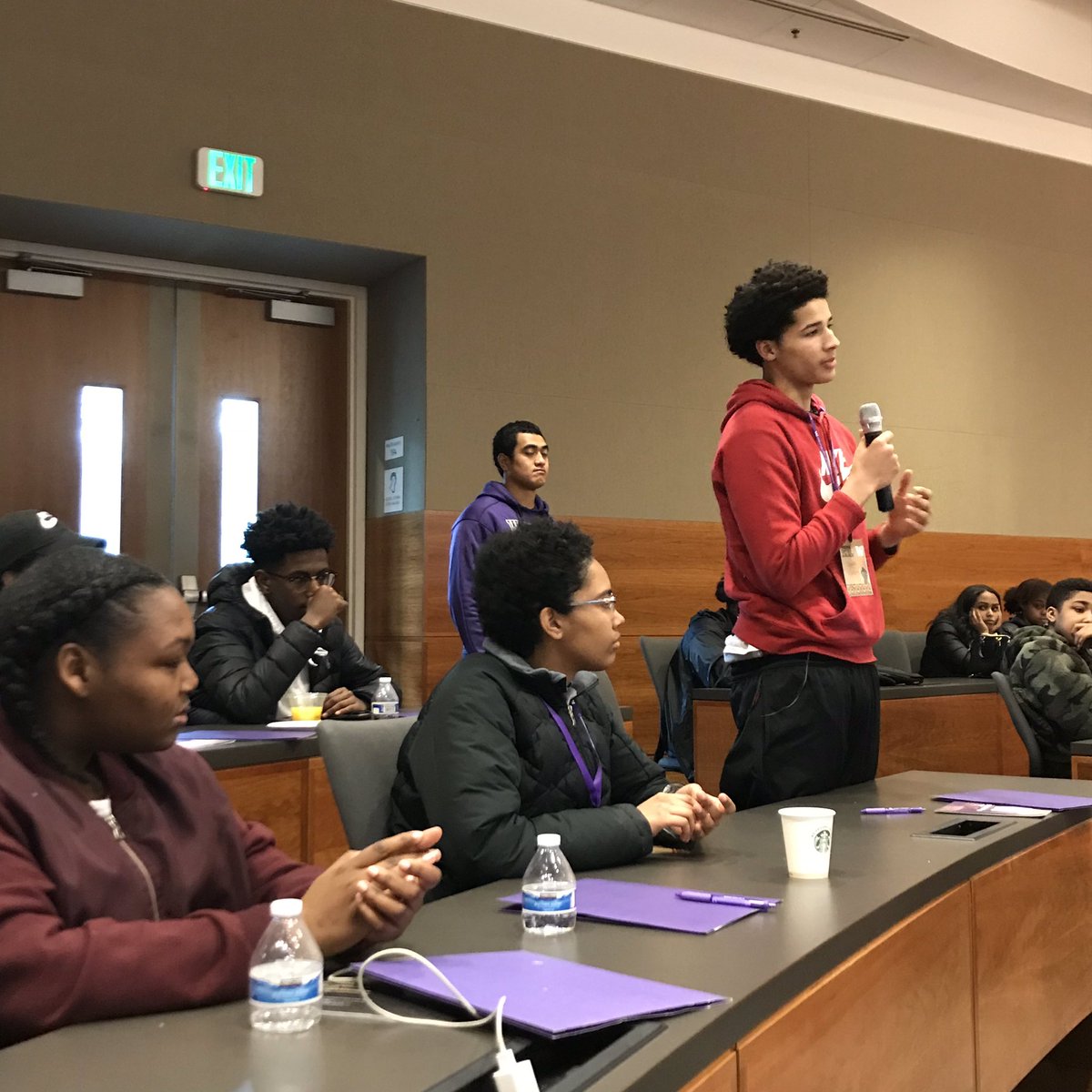 lincolnabesread's tweet photo. #Brag Moment: 7 out of the 10 students who gave opinions &amp; comments at the #2019YGB  @UWSchoolofLaw Panel were #AbeNation Lincoln Abes! #Tacoma @tacomaschools #DiversityMatters #UWMOR @AbeConnection @lincolnabesread @ProjectLitAbes https://t.co/0Hhj8yln1H