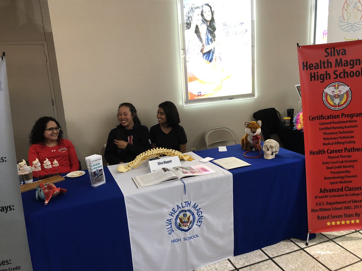 rojasilverfoxes's tweet photo. #iamepisd The Silver Foxes at the EPISD Discover Expo. Go Foxes!!!! https://t.co/R5pZ37uukC