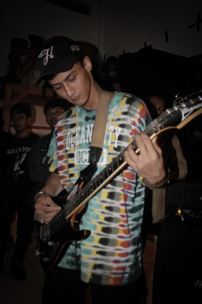 reckless_hc's tweet photo. Live in Grow Between a Threat#4 at Akshararasa ,Batu 17 February 2019 with Titikduakolektif🔥🥀@gana_rustian https://t.co/bw7McndvVm