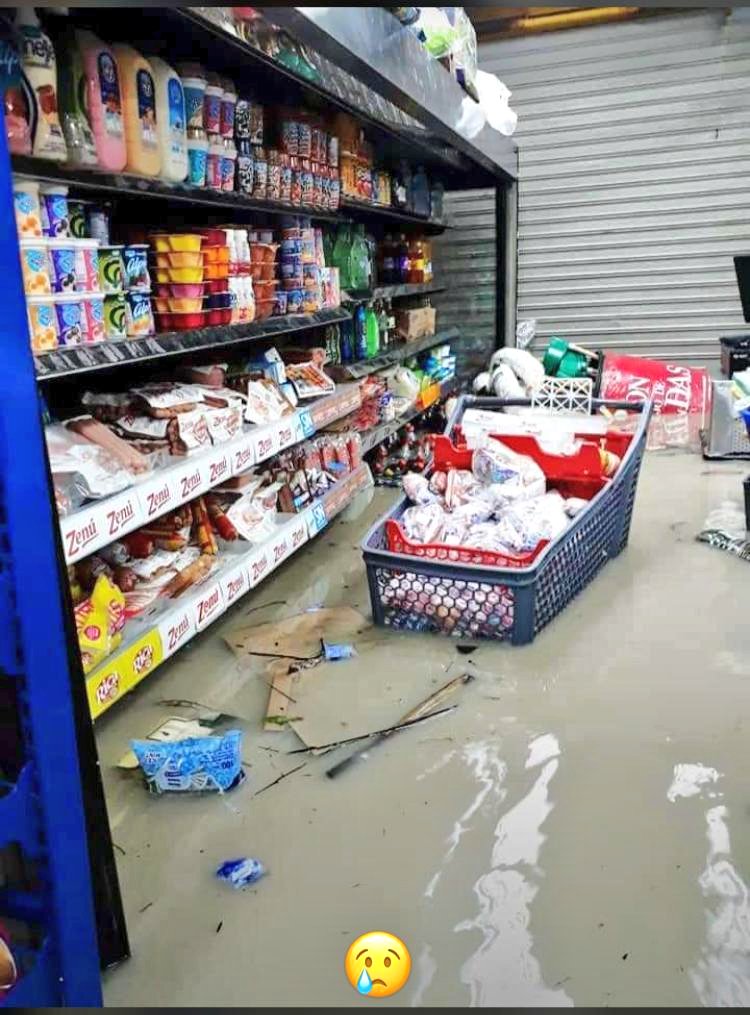 niltoncordoba1's tweet photo. #ChocoEnEmergencia // Necesitamos atención del Gobierno Naciónal, No #Dragar permanentemente los ríos San Juan, Baudó y Atrato dejan estas consecuencias. Hoy es Istmina la damnificada, esto es muy serio, atención urgente, lo estoy repitiendo hace meses @IvanDuque @juanrobertovarg https://t.co/vv5XRUaxI8