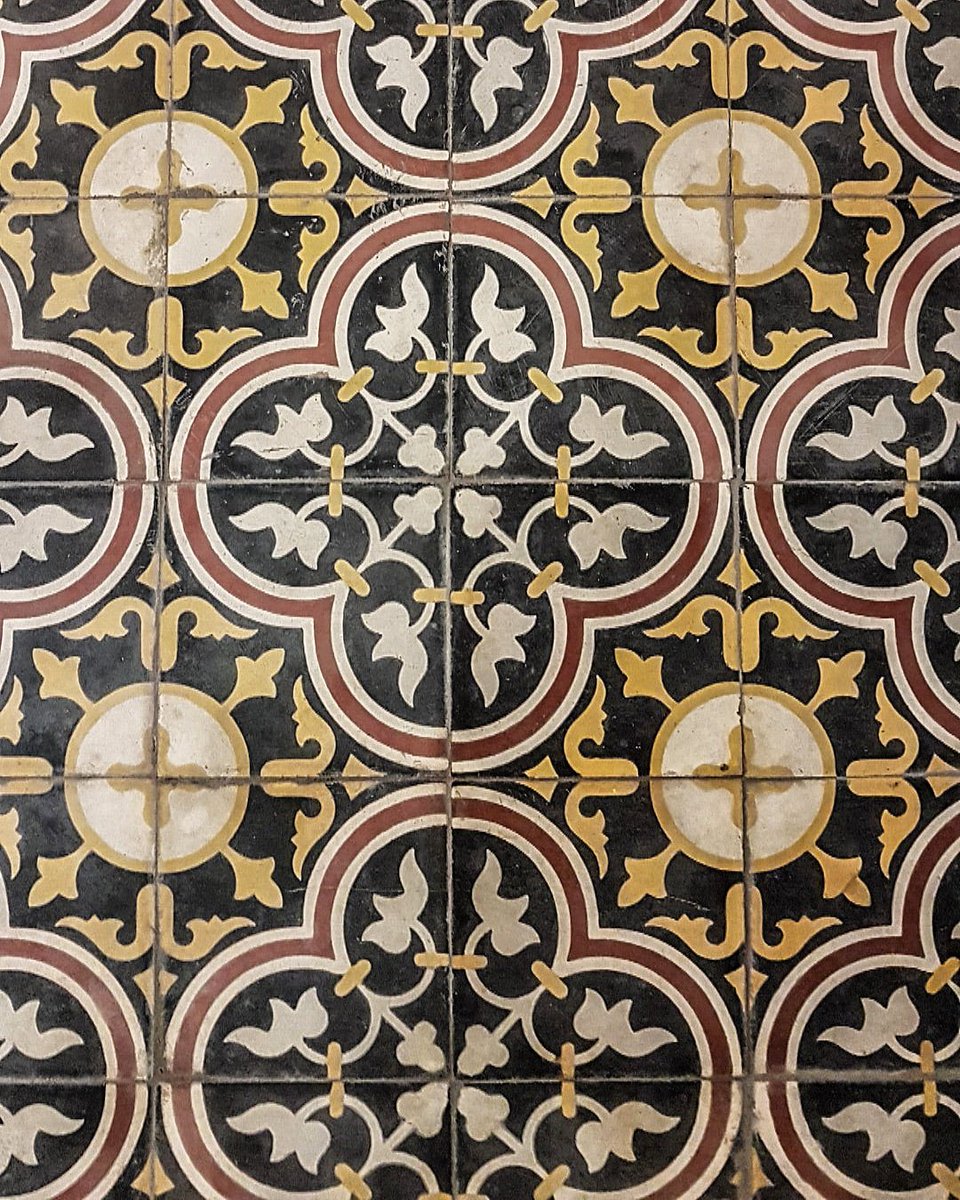 AbderrahimKariz's tweet photo. The Moroccan zellige is characterized by artistic and technical characteristics that earned him great fame in the Gulf, Europe and America and complements the secret of the spread of Zellige.
#zellige #inmarrakech #zelligebeldi
#lovecoloring #حب #الزليج_المغربي
#مراكش https://t.co/c8KjGIlrWG