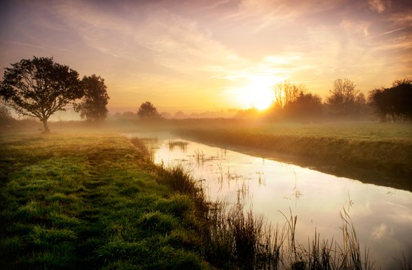 From Oulton Broad all the way to #Diss, there are so many beautiful places to walk in the Waveney Valley #WaveneyValley #Walking ow.ly/OAVO30nGDsQ