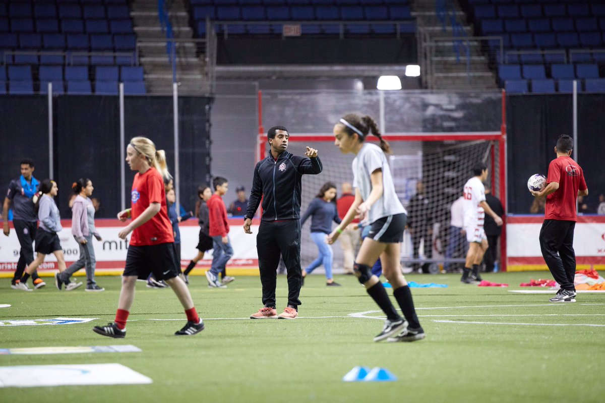 Empire_Strykers's tweet photo. Last weekend alongside the @cityofontario we helped kick off The Ontario Youth Activities League (OYAL) with a soccer clinic coached by Fury players at the @cbbankarena To learn more about OYAL click the link below!
https://t.co/DOTu1DjOc7
#RiseWithFury #CityofOntario https://t.co/zwtVt6IaXl