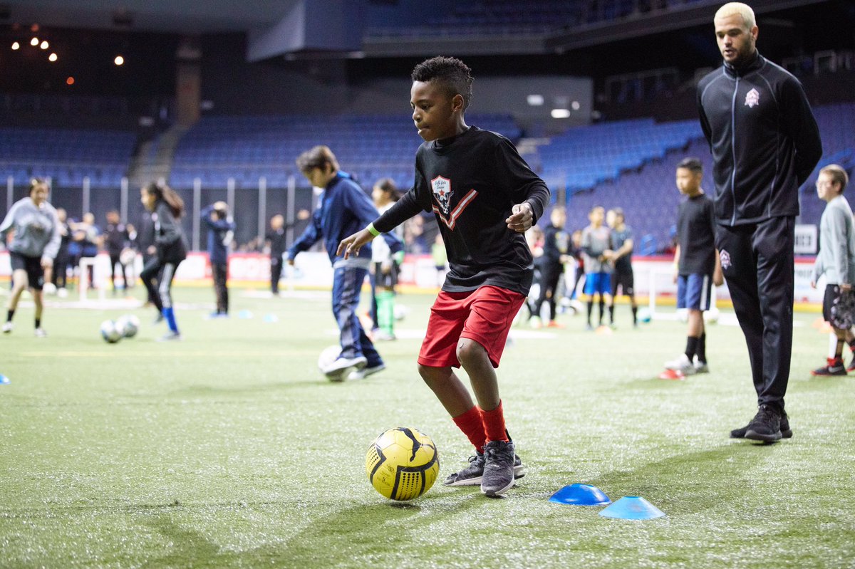 Empire_Strykers's tweet photo. Last weekend alongside the @cityofontario we helped kick off The Ontario Youth Activities League (OYAL) with a soccer clinic coached by Fury players at the @cbbankarena To learn more about OYAL click the link below!
https://t.co/DOTu1DjOc7
#RiseWithFury #CityofOntario https://t.co/zwtVt6IaXl