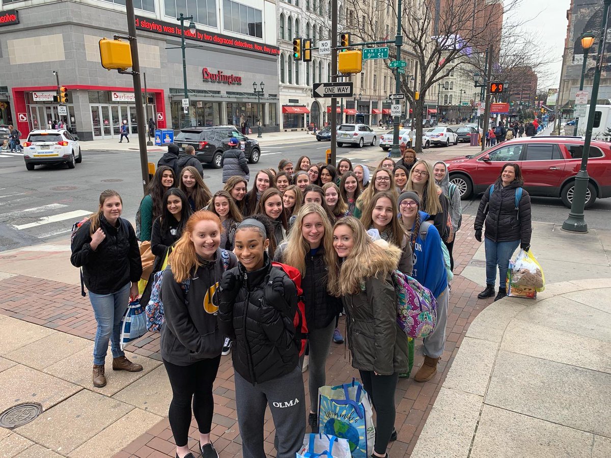 OLMA_NJ's tweet photo. 30 #CompassionQuest students from @OLMA_NJ spent the morning preparing for a trip to Philly where they are now handing out food and supplies to the hungry and homeless. So proud of these girls and the example they are setting for all youth about the importance of #OLMACARES https://t.co/4rYJctObfH