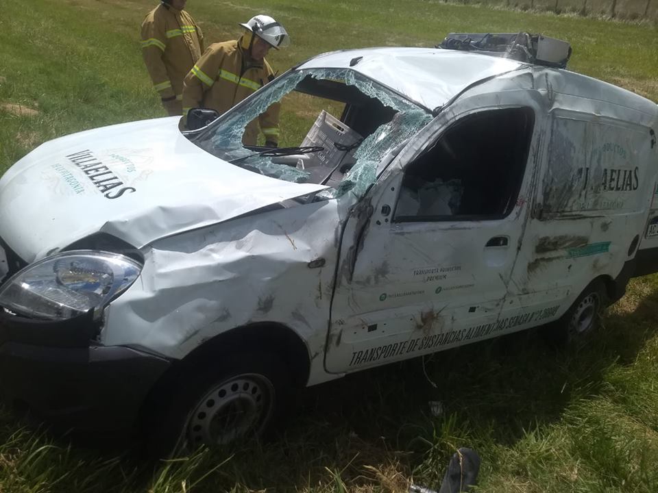 02265Info's tweet photo. 🚒 #EsteMediodia GRAL PIRAN: Despiste y vuelco en el km 317
https://t.co/DMhVq3GphR https://t.co/mDLlA5by3z