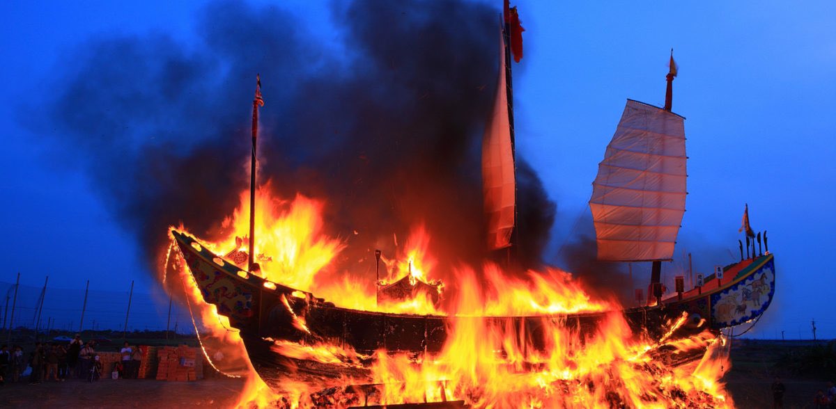 RyanPowellSmith's tweet photo. BURN. THE. BOATS! It’s time to take the richest treasure in the land from the #Jayhawks! #WreckEm #TechFanatics #GunsUp
When we win, Kansas will most likely be out of the race for the #Big12 championship! https://t.co/9AZITMWhmE