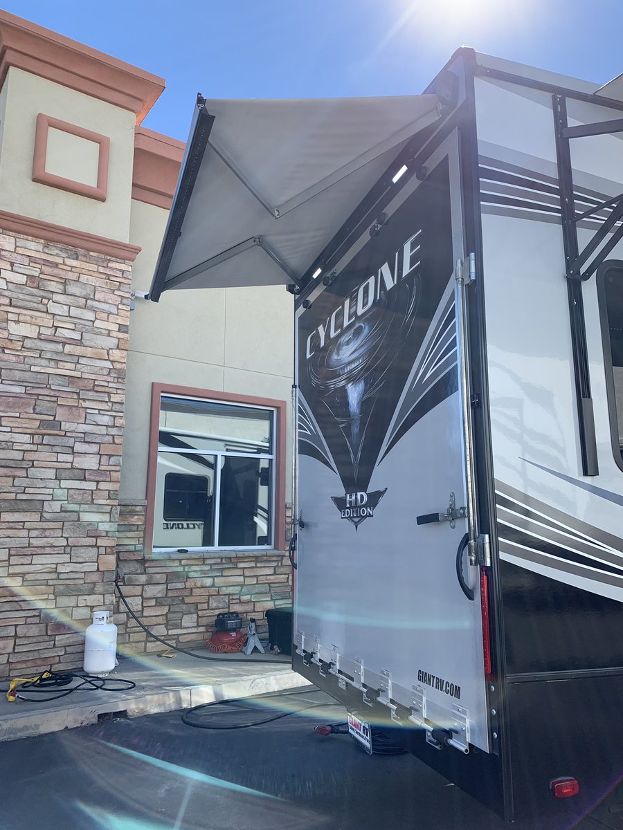Giant RVMurrieta on Twitter "Getting the sidepatio Cyclone ready for