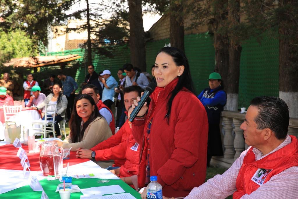 Alejandra Del Moral tweet media